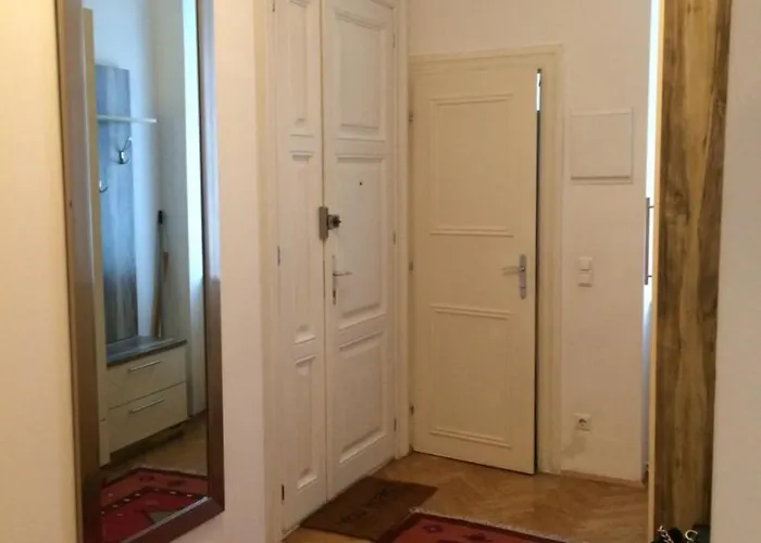 Cozy And Spacious In A Location Διαμέρισμα Βιέννη